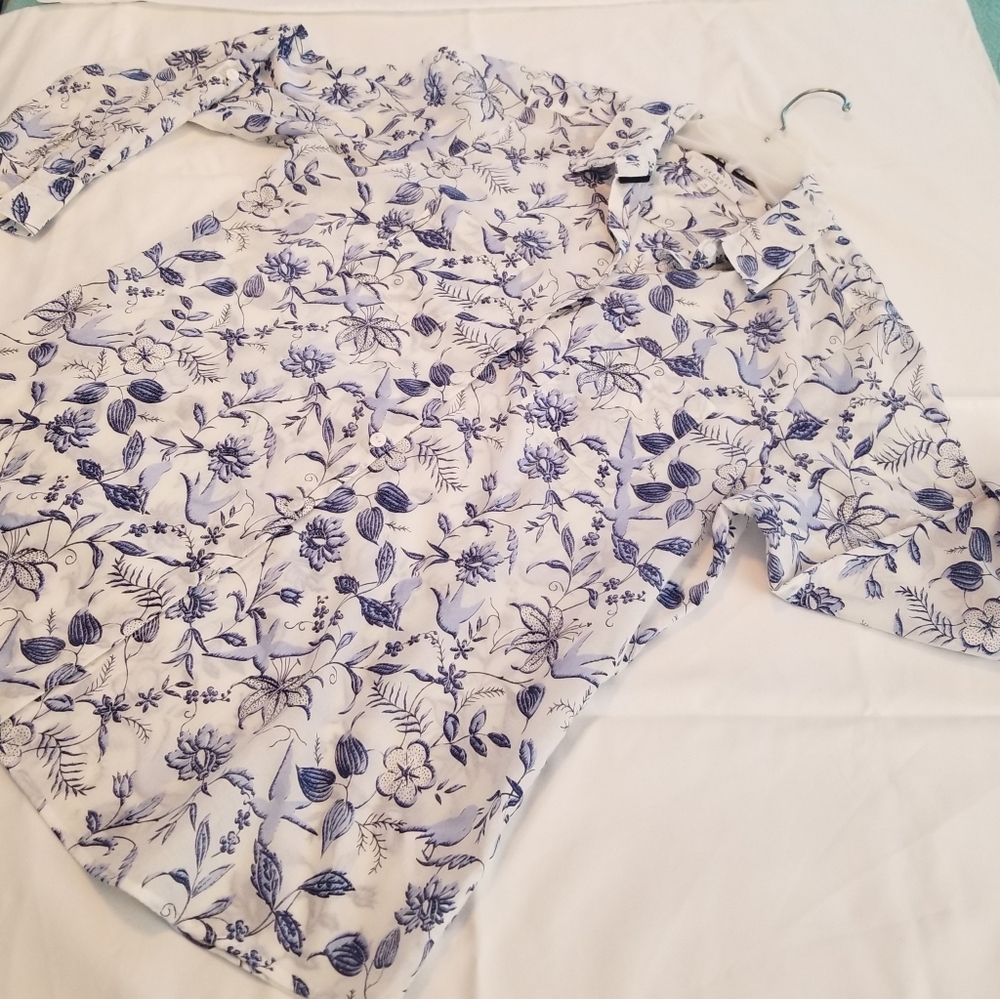 Foxcroft blouse with roll up tab sleeve, size Large